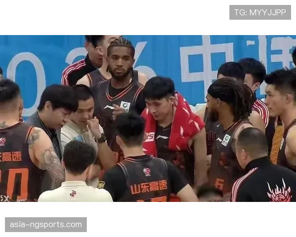 山东新援琼斯完成首秀 内线轮换深度得到补充